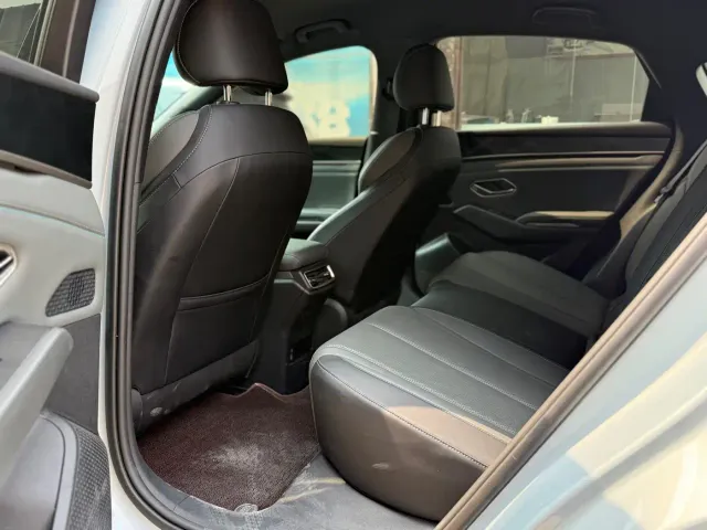 BYD Qin L — Фото автомобиля 10