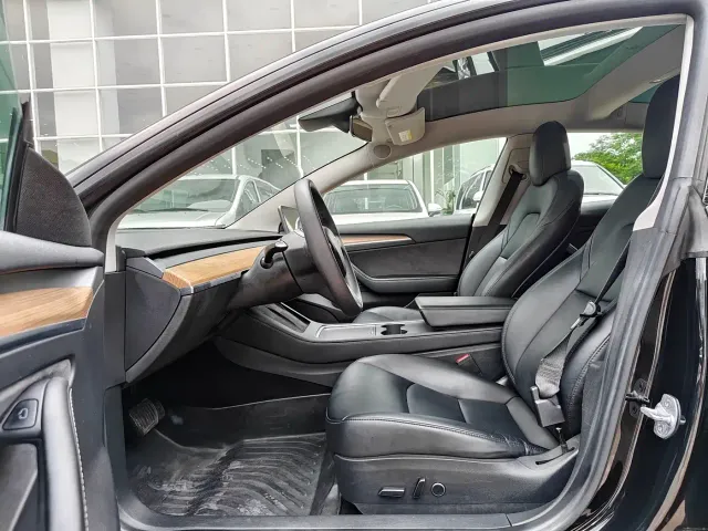 Tesla Model 3 — Фото автомобиля 7