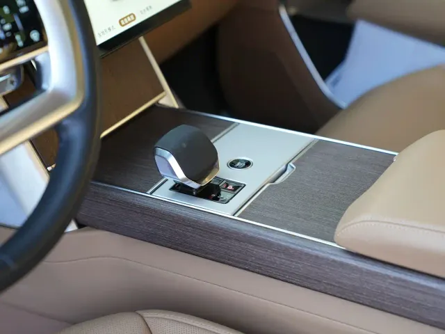 Land Rover Range Rover — Фото автомобиля 11