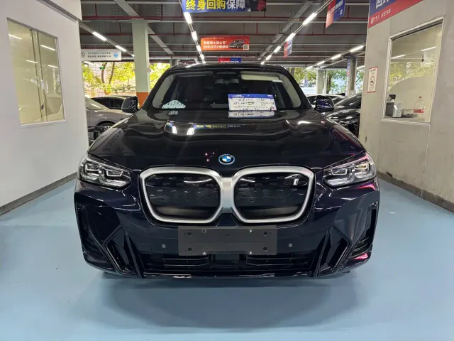 BMW iX3 — Фото автомобиля 2