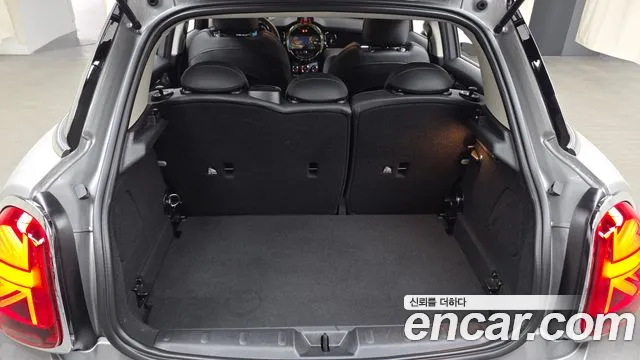 Mini Cooper Cooper 5 дверей Classic — Фото автомобиля 28