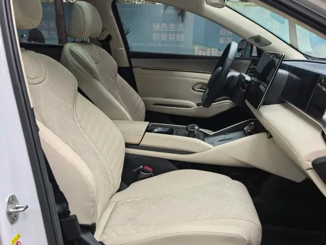 BYD Qin L — Фото автомобиля 13