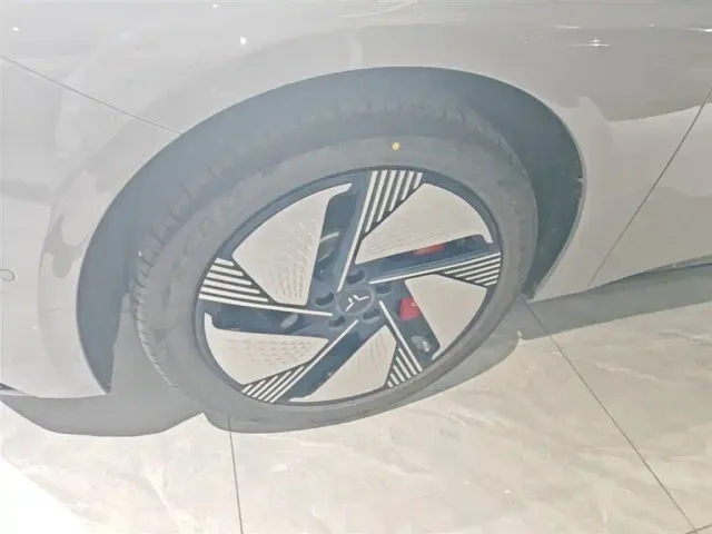 Hongqi EH7 — Фото автомобиля 22