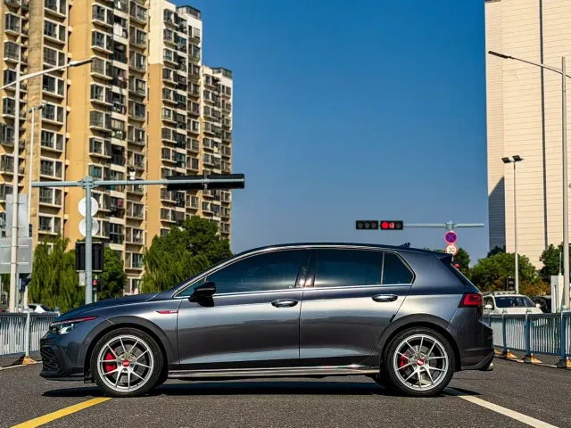 Volkswagen Golf GTI — Фото автомобиля 4