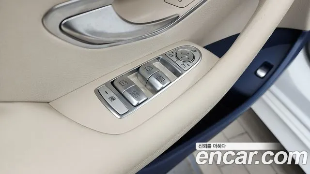 Mercedes-Benz E-Class — Фото автомобиля 28