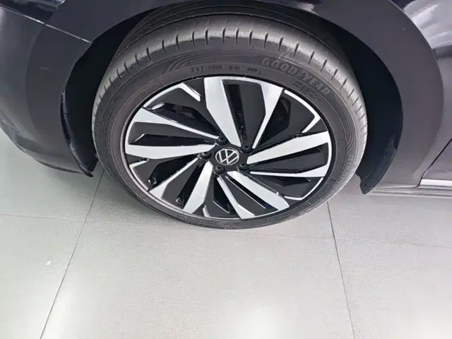 Volkswagen Passat — Фото автомобиля 22
