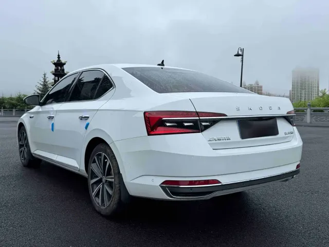 Skoda Superb — Фото автомобиля 4