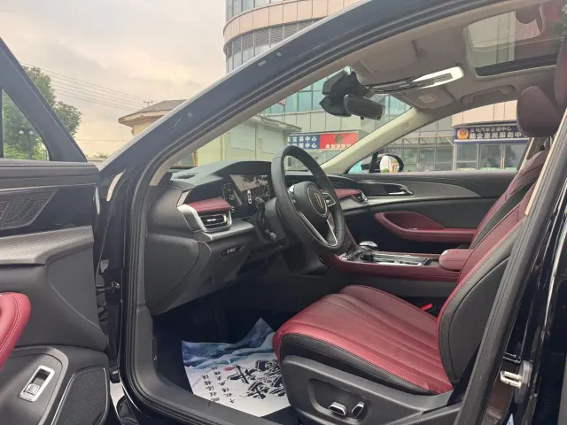 Hongqi H5 — Фото автомобиля 10