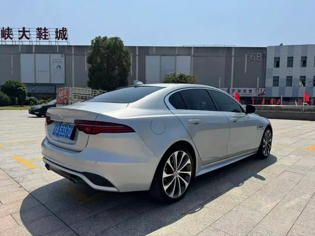 Jaguar XEL — Фото автомобиля 7