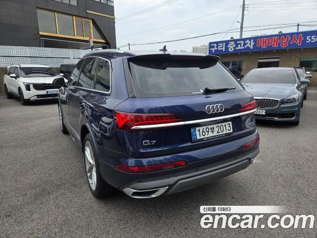 Audi Q7 45 TDI quattro Premium — Фото автомобиля 4