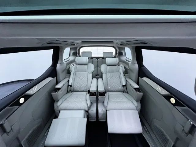 Volvo EM90 — Фото автомобиля 23