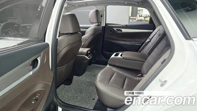 Hyundai Grandeur New — Фото автомобиля 11