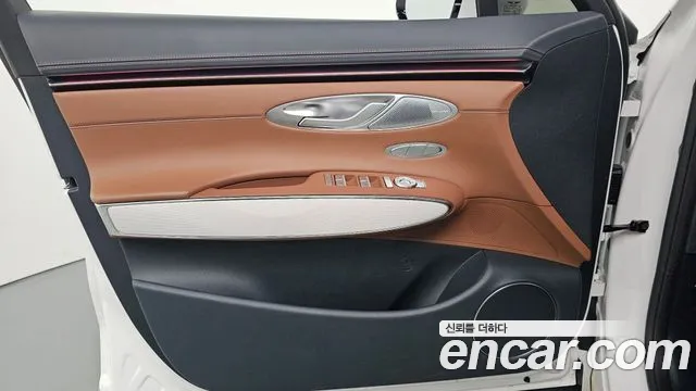 Genesis GV70 — Фото автомобиля 13
