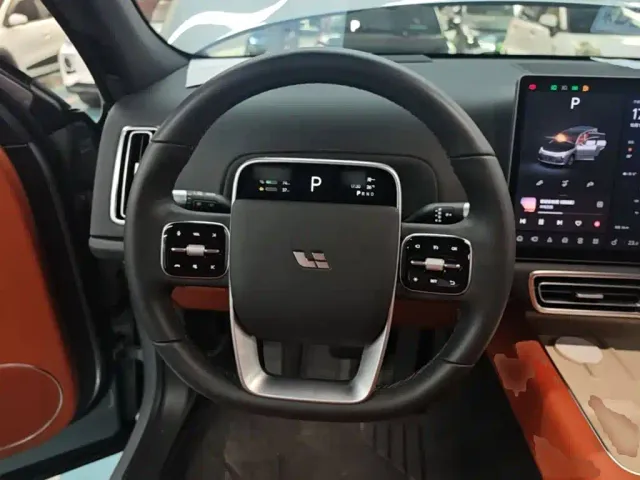 Li Auto L7 — Фото автомобиля 10