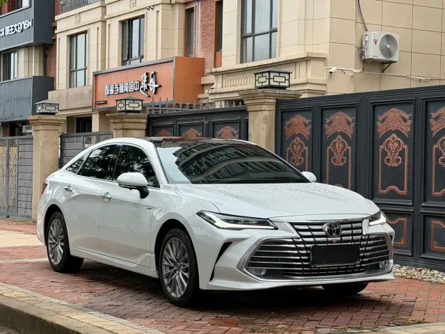 Toyota Avalon — Фото автомобиля 3