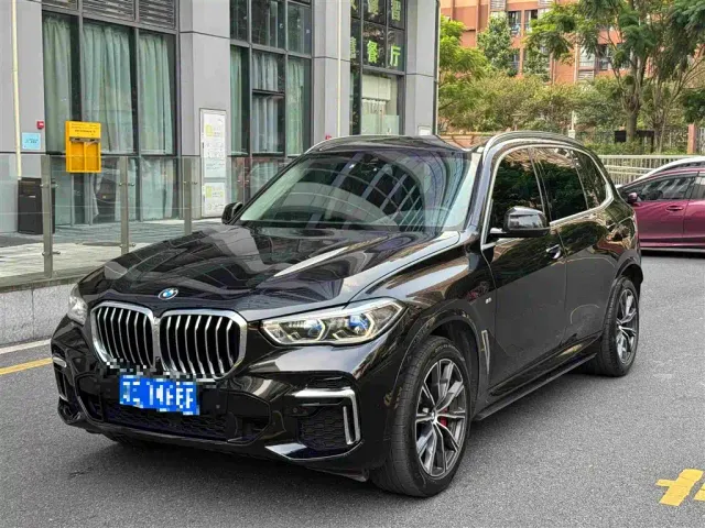 Фотография автомобиля — BMW X5
