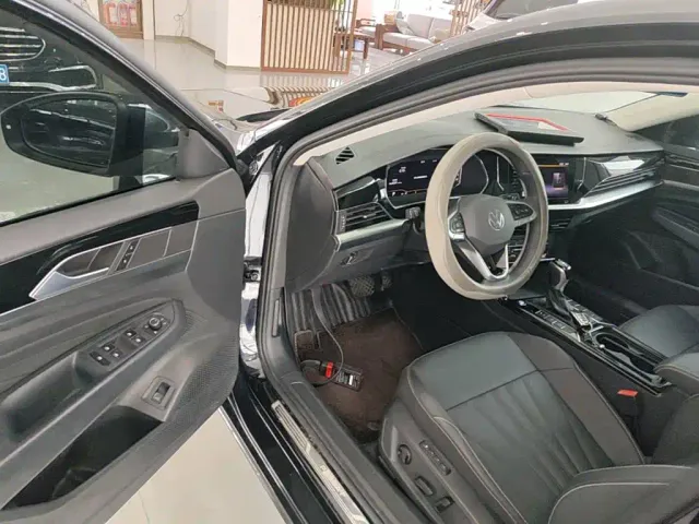 Volkswagen Passat — Фото автомобиля 15