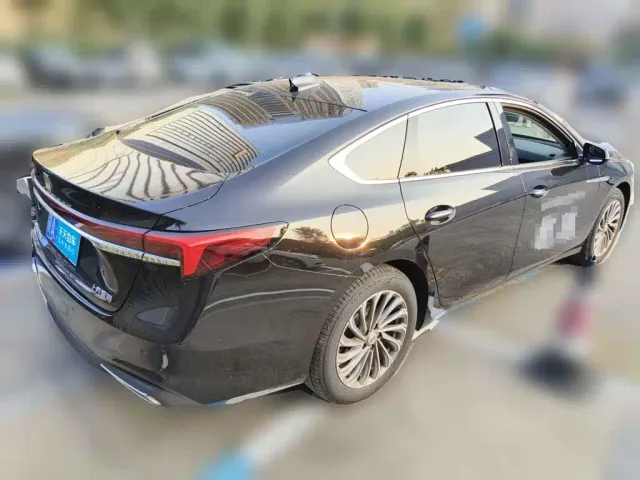 Buick LaCrosse — Фото автомобиля 5