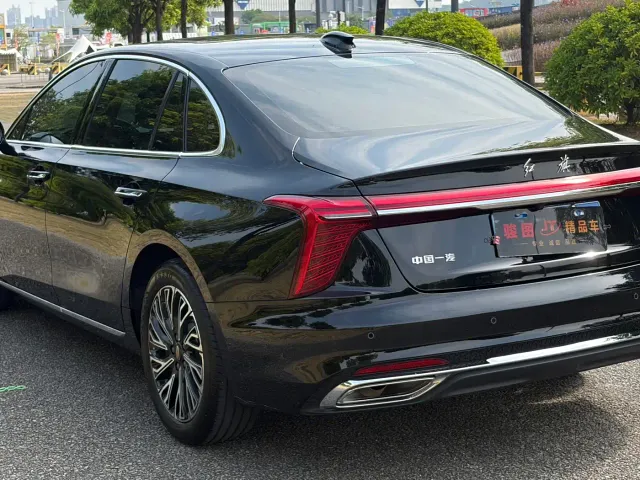 Hongqi H5 — Фото автомобиля 5