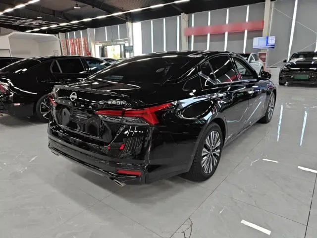 Nissan Teana — Фото автомобиля 9
