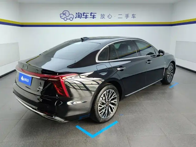 Hongqi H5 — Фото автомобиля 3