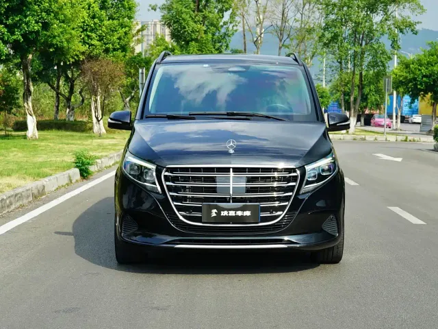 Mercedes-Benz V-Class — Фото автомобиля 2