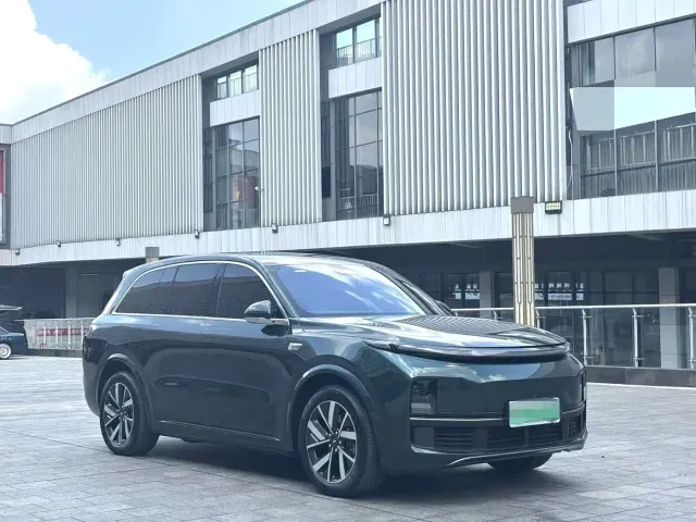 Li Auto L8 — Фото автомобиля 3