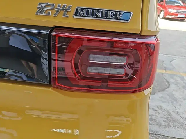 Wuling Hongguang Mini EV — Фото автомобиля 7