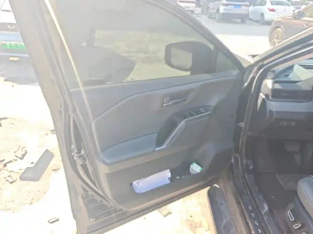 Toyota RAV4 — Фото автомобиля 7