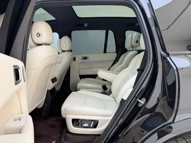 Li Auto L8 — Фото автомобиля 19