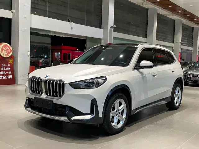 Фотография автомобиля — BMW X1