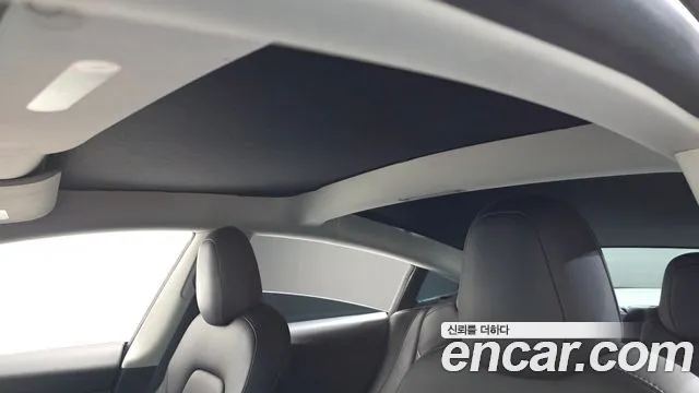 Tesla Model 3 — Фото автомобиля 22