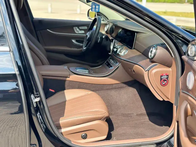 Mercedes-Benz E-Class — Фото автомобиля 14