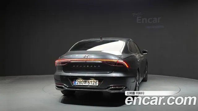 Hyundai Grandeur New — Фото автомобиля 4