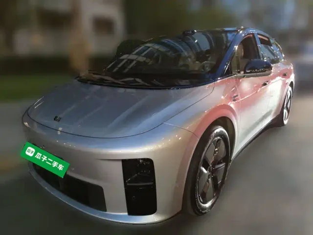 Фотография автомобиля — Li Auto i6