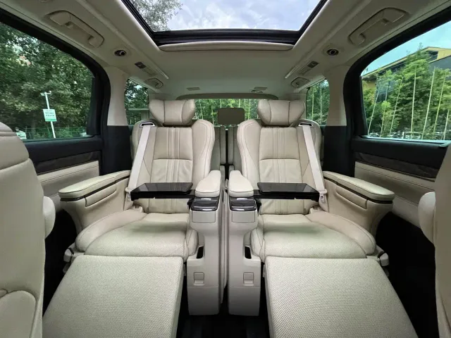 Toyota Vellfire — Фото автомобиля 22