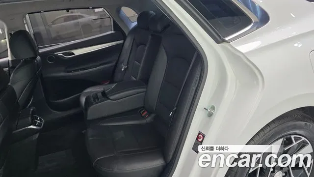 Hyundai Grandeur (New) Hybrid — Фото автомобиля 18