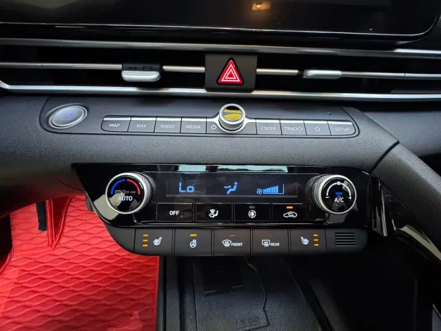 Hyundai Elantra — Фото автомобиля 19