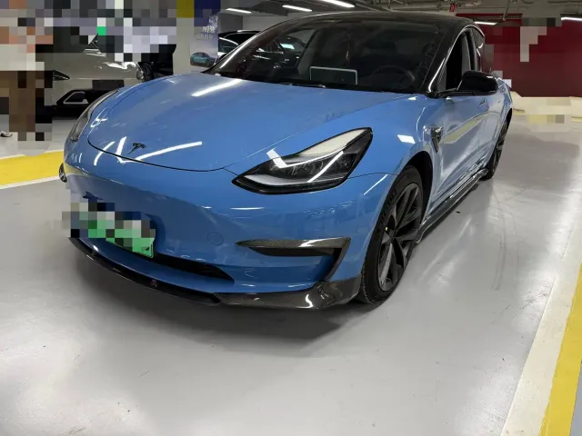 Фотография автомобиля — Tesla Model 3