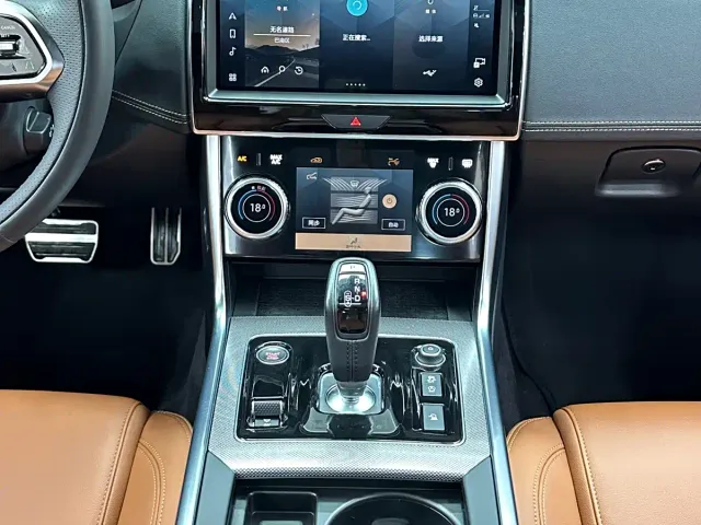 Jaguar XEL — Фото автомобиля 13