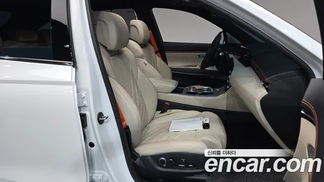 Genesis GV70 — Фото автомобиля 16