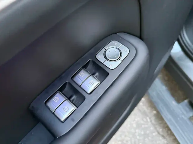 Li Auto L9 — Фото автомобиля 8