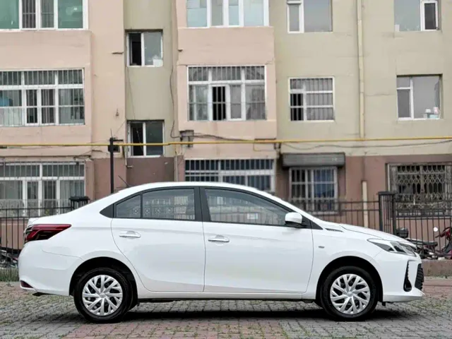 Toyota Vios — Фото автомобиля 5