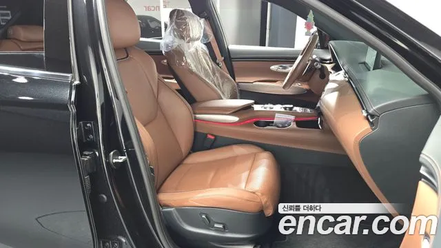 Genesis GV70 — Фото автомобиля 16