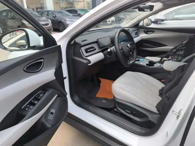 BYD Seal 06 DM-i Touring 2025 DM-i 150KM Flagship — Фото автомобиля 15