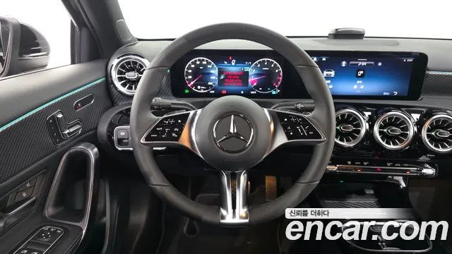 Mercedes-Benz A-Class W177 — Фото автомобиля 12