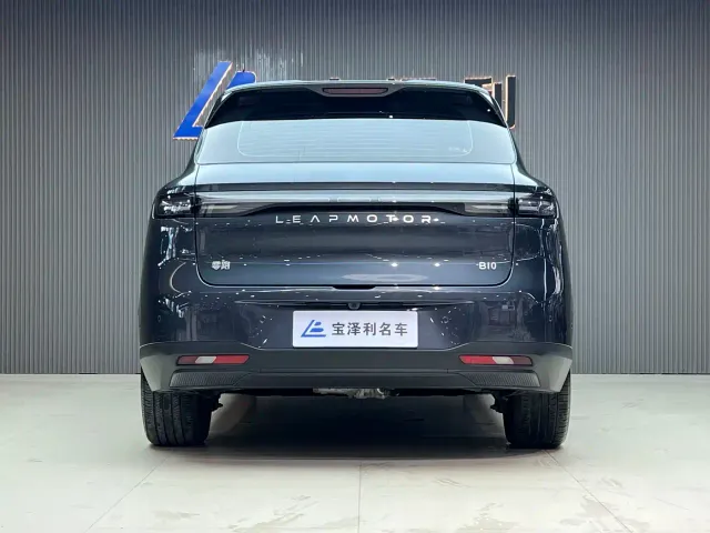 Leapmotor B10 — Фото автомобиля 4