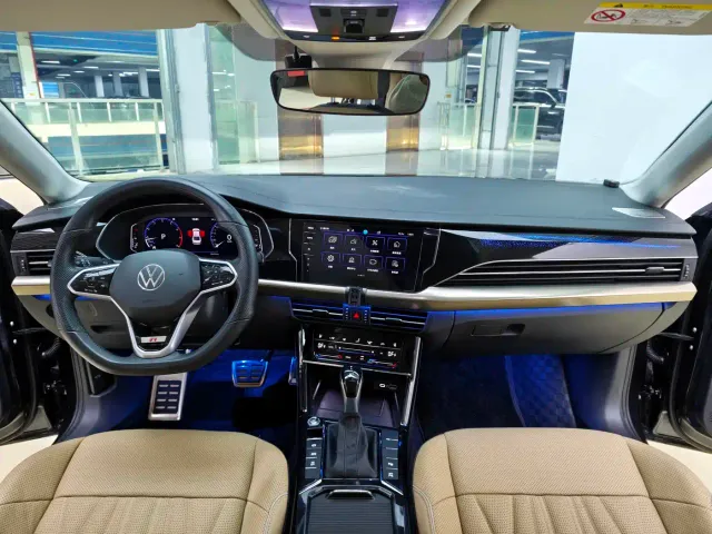 Volkswagen Passat — Фото автомобиля 10