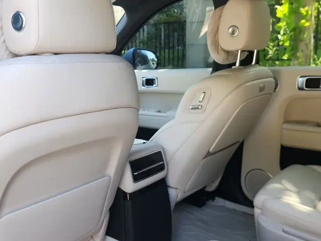 Li Auto L9 — Фото автомобиля 20