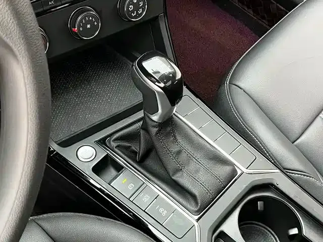 Volkswagen Passat — Фото автомобиля 28